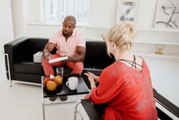 Australia vs UK Counselling Study: Which Path Suits You?
